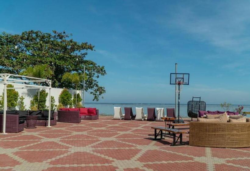 هتل The Blessed Purple Bamboo Beach Resort