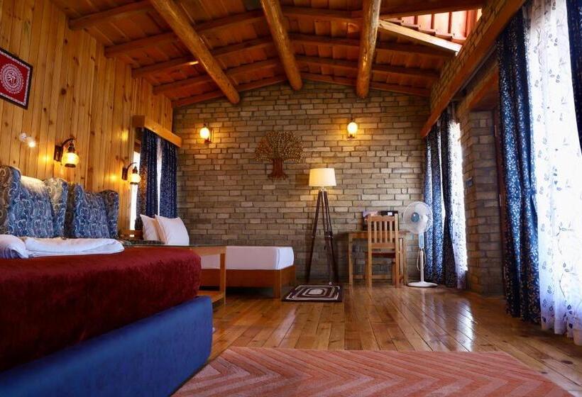 호텔 Kasar Himalaya Holiday Resort, Binsar Rd