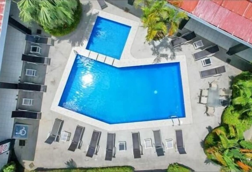 هتل Tropical Paradise
