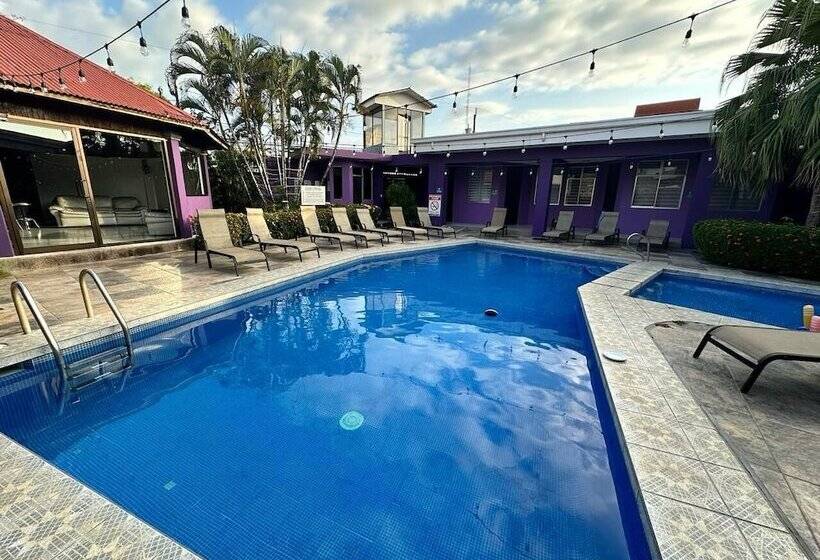 هتل Tropical Paradise