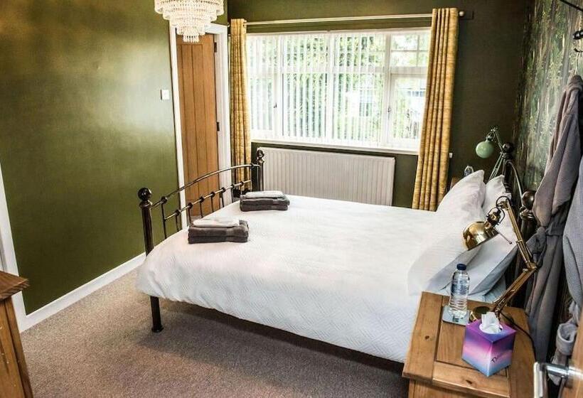 פנסיון Drumbo Country House