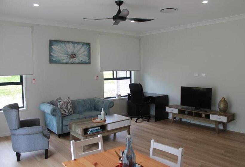 펜션 The Woodlands Hideaway Premium Acreage Guesthouse