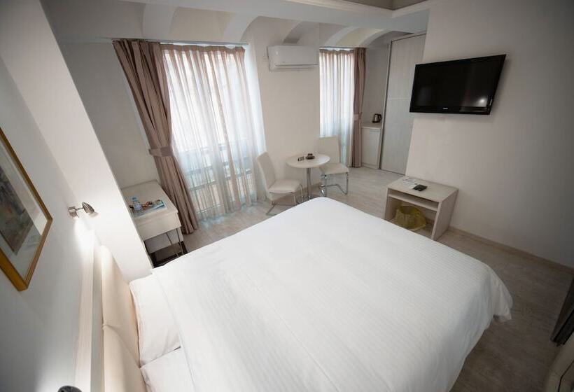 Sienna Apartments