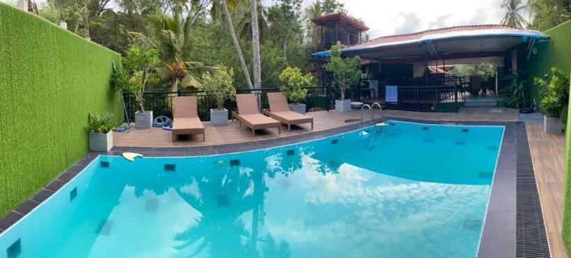 مبيت وإفطار Tharumini Villa