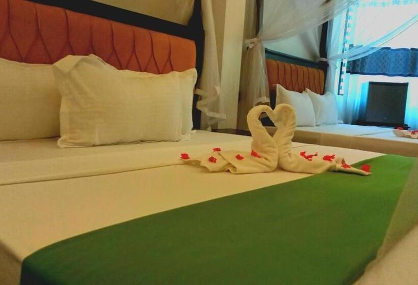 مبيت وإفطار Tharumini Villa