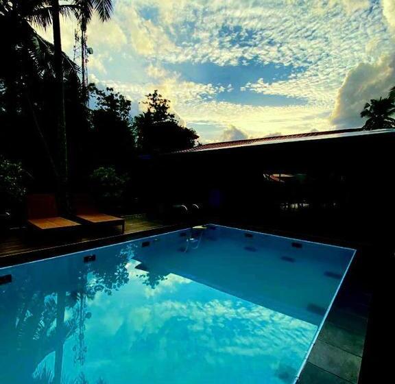 مبيت وإفطار Tharumini Villa