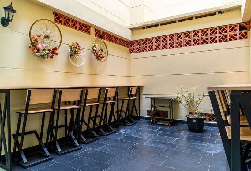 هتل Casa Botero Medellín