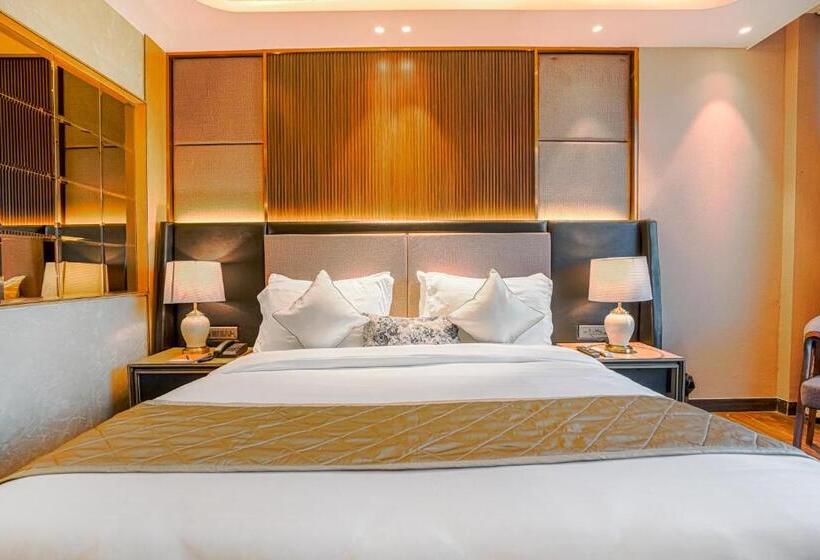 هتل Levelup Signature