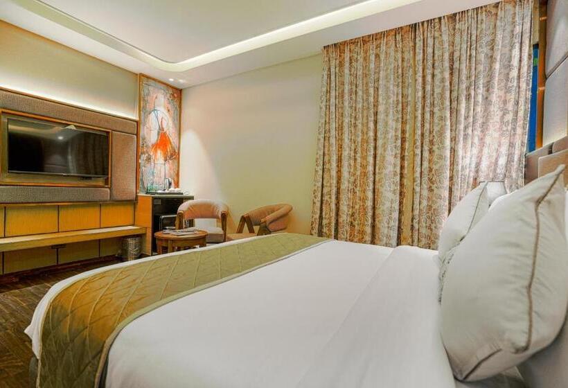 هتل Levelup Signature