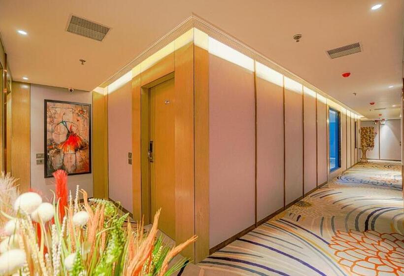 هتل Levelup Signature