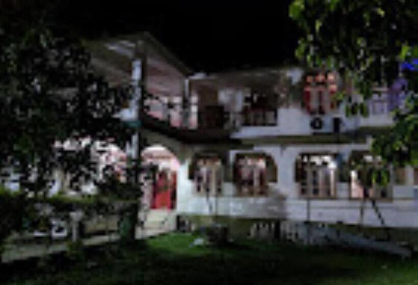 فندق Prashanti Tourist Lodge , Bali Koria