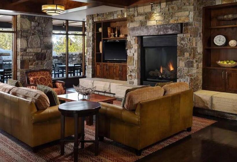 Отель Northstar Lodge Luxury