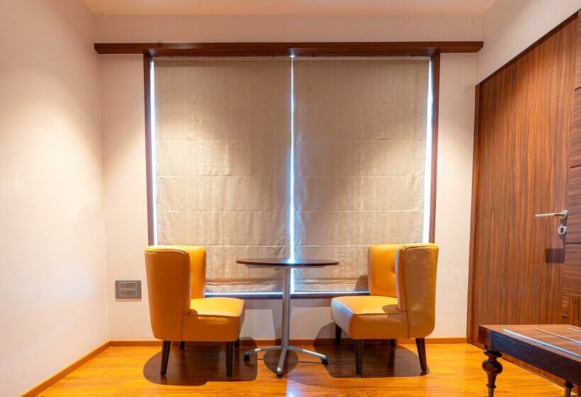 בית מלון כפרי Treebo Premium Heritage Grand  Majiwada Thane