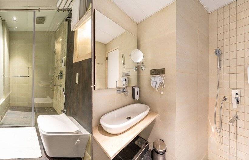 בית מלון כפרי Treebo Premium Heritage Grand  Majiwada Thane