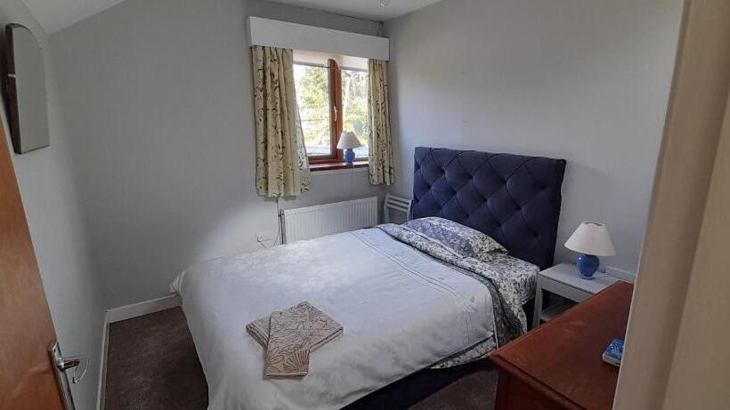 بنسيون Holywell Lodge