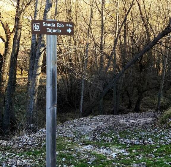 پانسیون Hostal Rural Alto Tajo Poveda