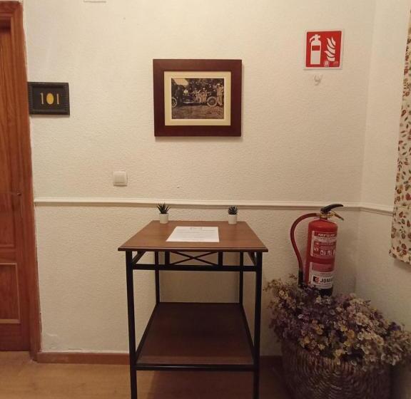 پانسیون Hostal Rural Alto Tajo Poveda