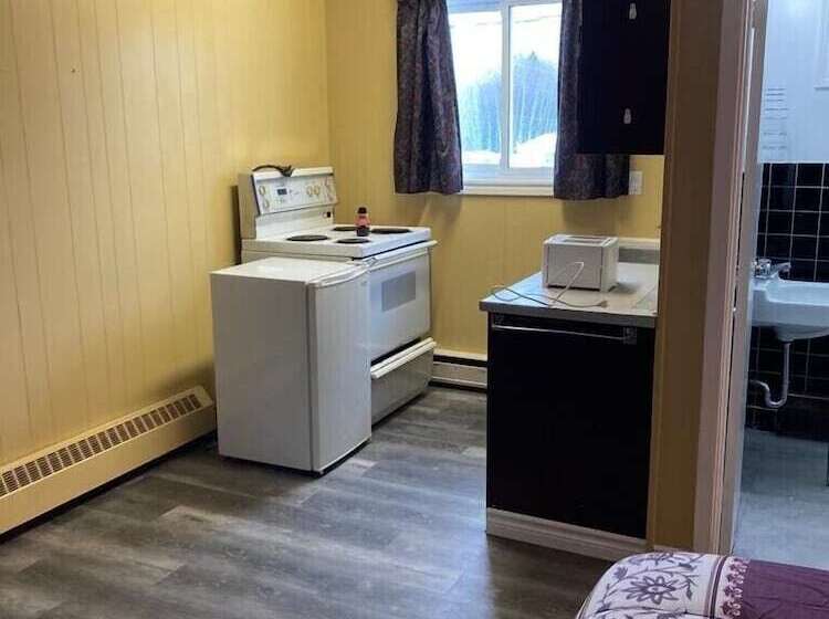 Pine Ridge Motel