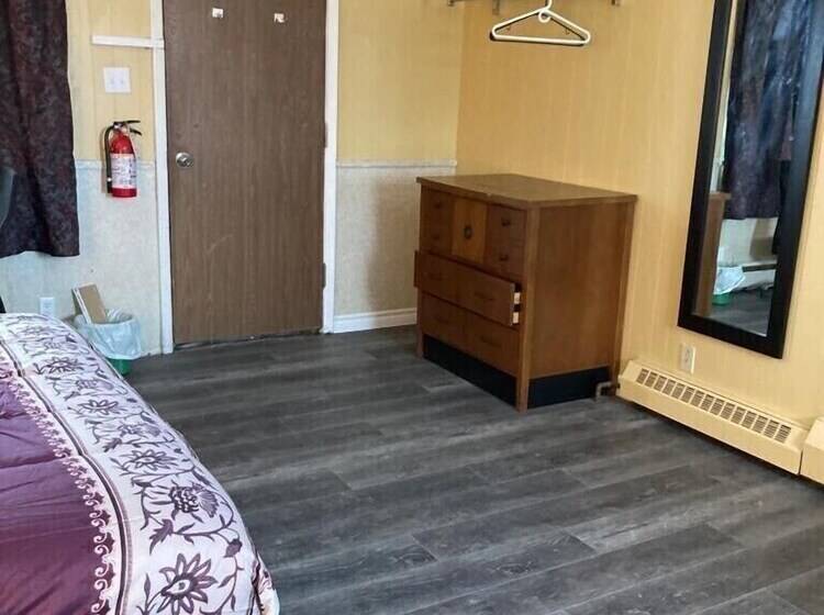 Pine Ridge Motel