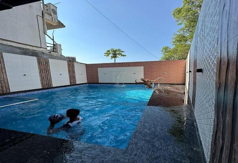 호텔 Karla Retreat