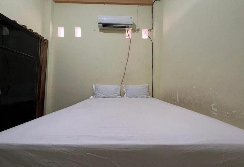 فندق Oyo 93683 Kost Naura