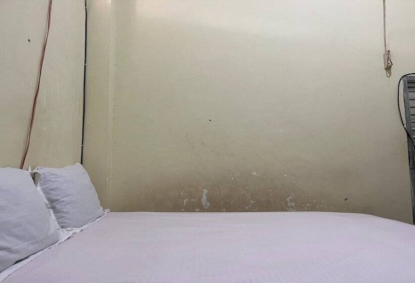 فندق Oyo 93683 Kost Naura