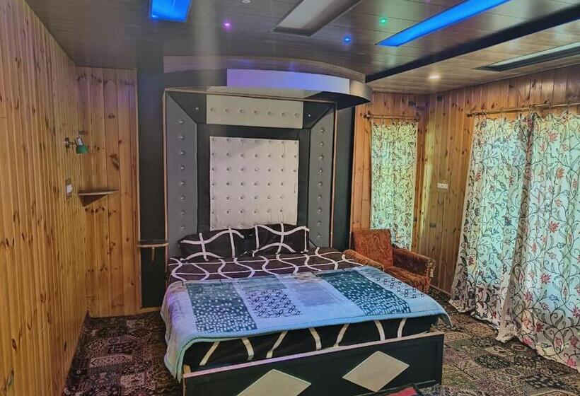 فندق Twinkle Sonmarg