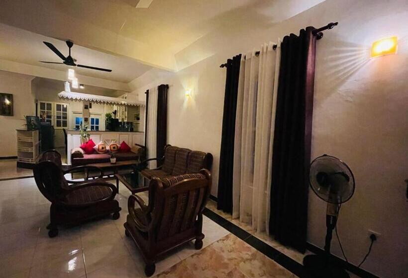 펜션 Christine Villa