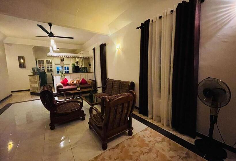 펜션 Christine Villa