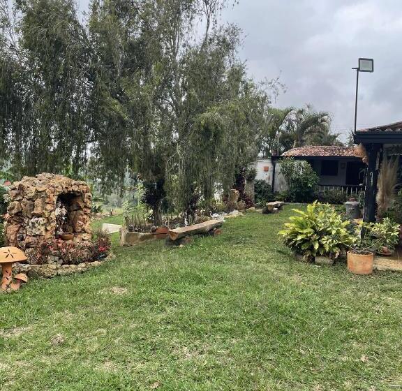 پانسیون Hostal Greenlandomesa