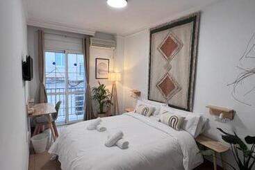 پانسیون Naim Guest House Nerja