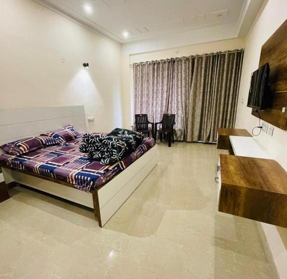 بنسيون Nirmal Homes