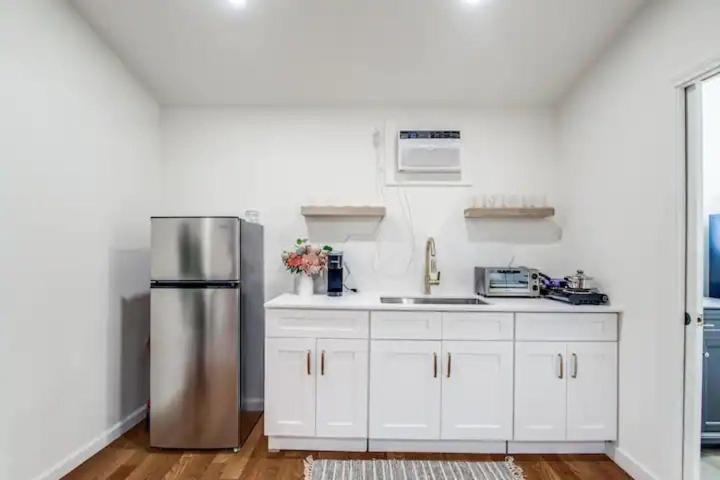 پانسیون Private Gated Guest Home, 5 Miles To Downtown