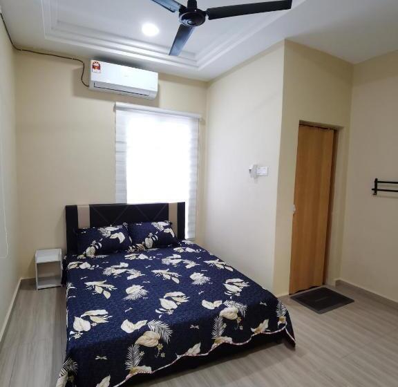 پانسیون Roomstay Villa Tok Wan
