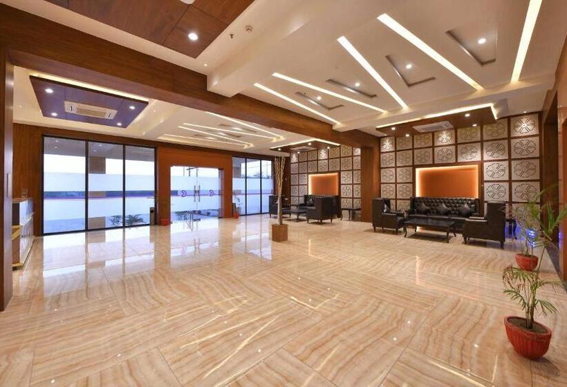 リゾートホテル Clubhouse Hotel Morbi