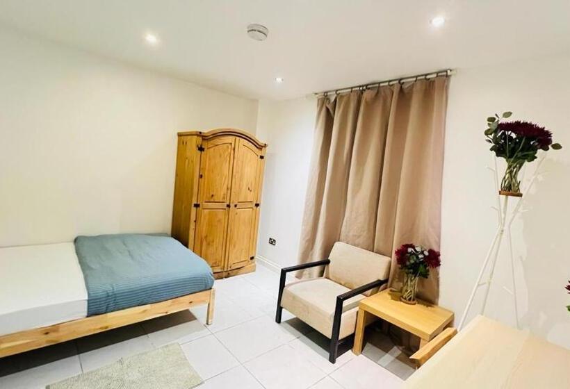 צימר City View Sunset Luxurious Apartment In London Zone 1 Including One Family Twin Room With Its Own St