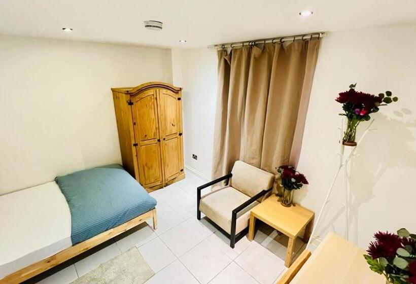 צימר City View Sunset Luxurious Apartment In London Zone 1 Including One Family Twin Room With Its Own St