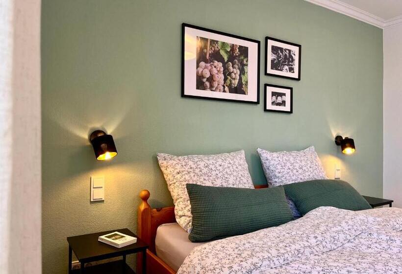 ベッドアンドブレックファースト Pension 1595 Im Weingut Botzet