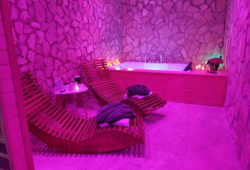 تختخواب و صبحانه Spa Suite 21