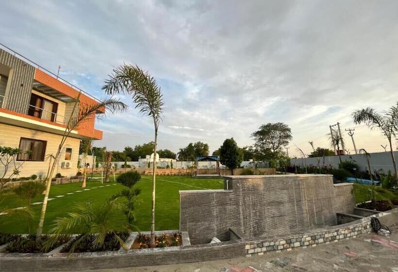 בית מלון כפרי Aarul Farms