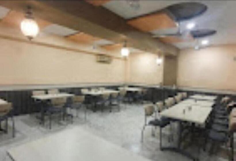 בית מלון כפרי Pritam Palace , Dhule
