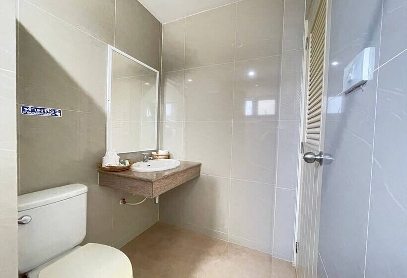 בית מלון כפרי Sea View Resort Rayong