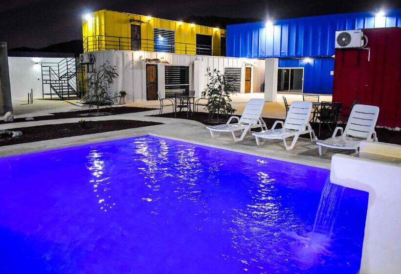 هتل Vagón Resort