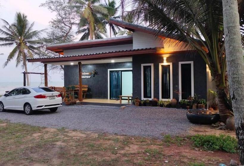 پانسیون บ้านระเบียงเลหลังสวน Room A