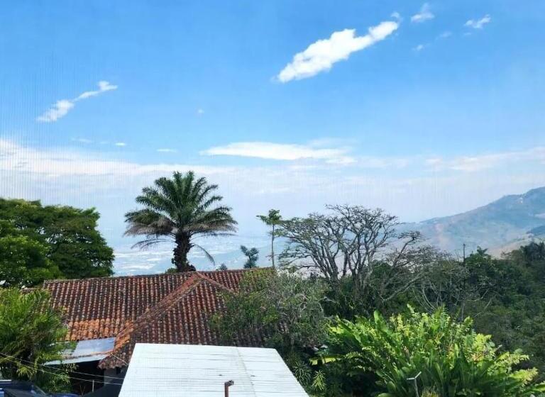 פנסיון Hostal Restaurante Checha