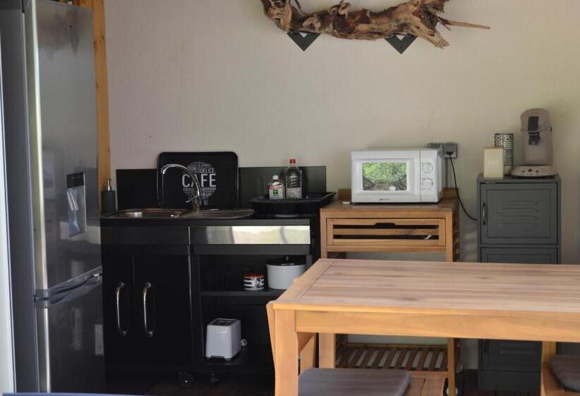 پانسیون Le Clos Ficarella