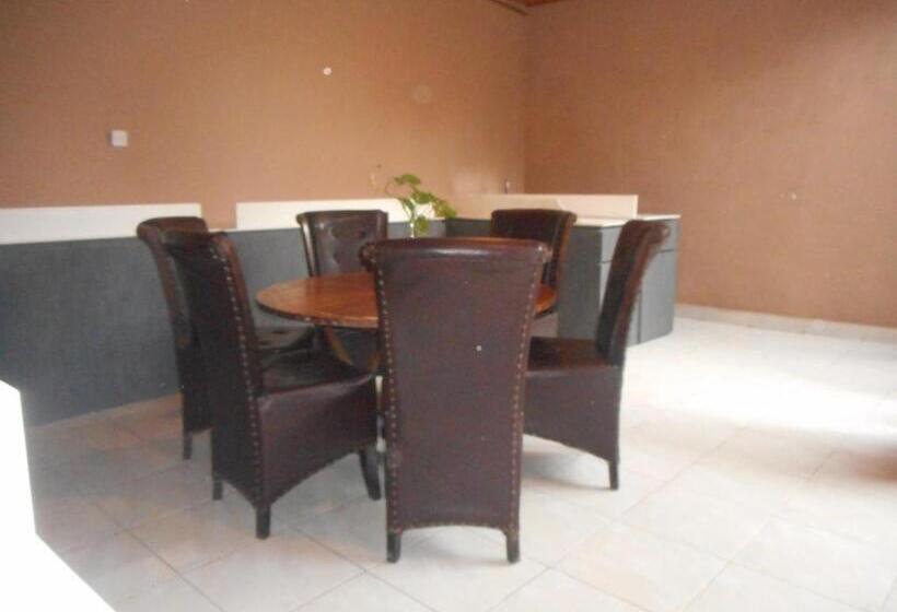 펜션 Suci Amerta Guest House