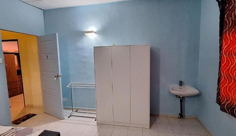 هاستل Knight Residence