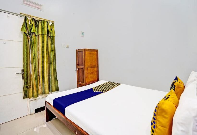 Bed and Breakfast Capital O 94012 Dewa Jati House
