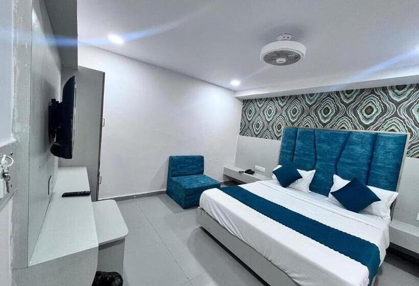 Fabhotel Grey Sky   Nr Gandhinagar Sector 11